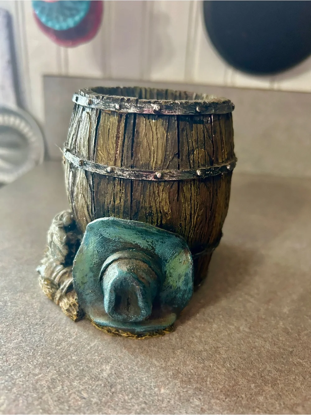 Western Barrel Pencil Holder with Green Accent -resin